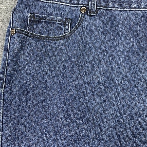 Coldwater Creek Dark Pattern Denim Natural Fit Bermuda Short No Size Tag 34Waist - Picture 4 of 11